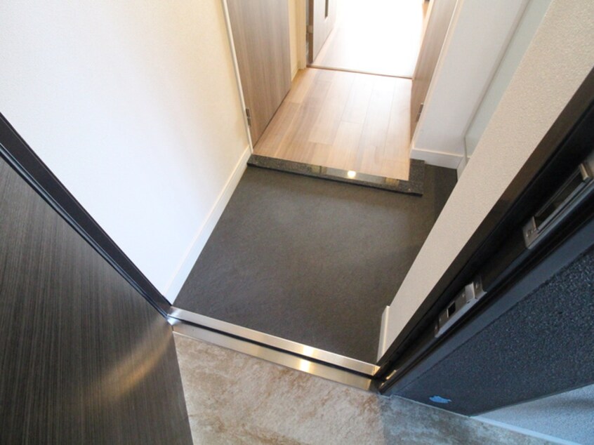 玄関 ｴｽﾗｲｽﾞ神戸三宮山手通壱番館