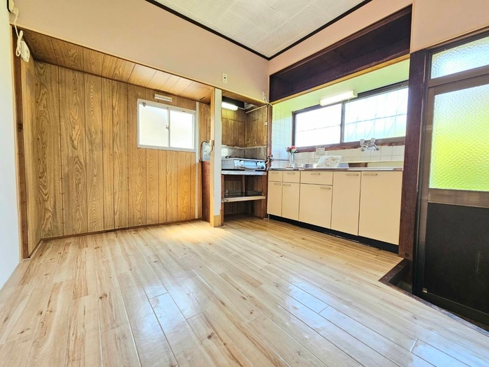 居室 丘の上にある春のLa torta