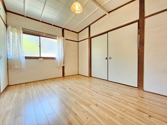 居室 丘の上にある春のLa torta