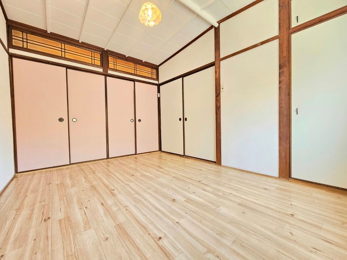 居室 丘の上にある春のLa torta