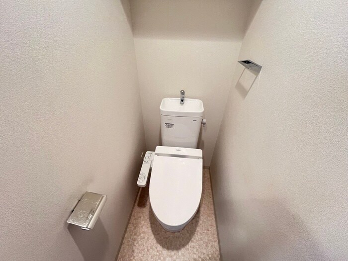 トイレ プレサンスKOBEシフォン（204）