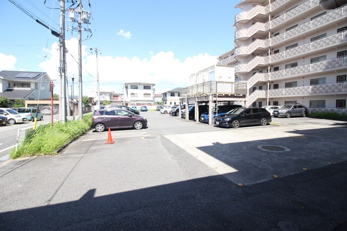 駐車場 ジュネス保田３