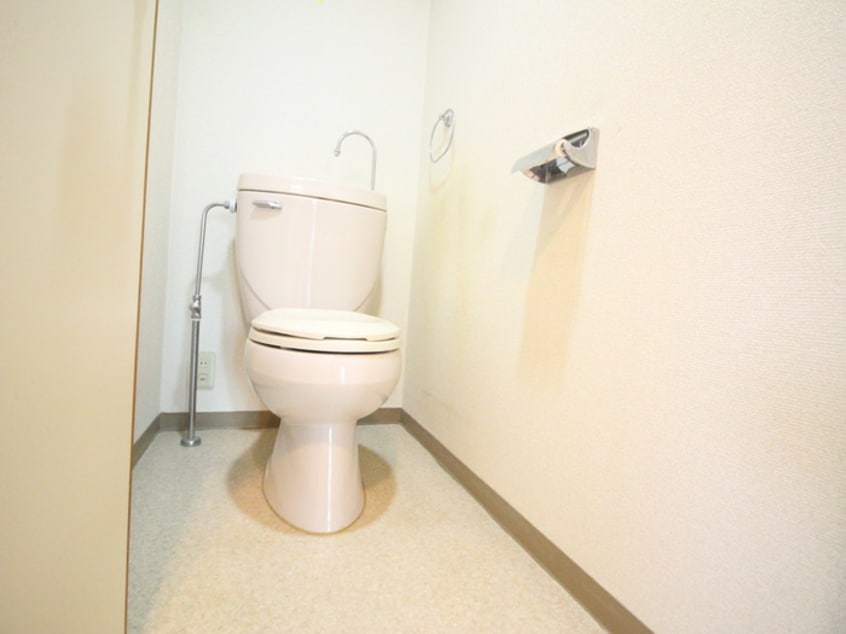 トイレ ジュネス保田３