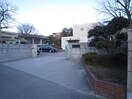 萩山中学校(中学校/中等教育学校)まで647m シティマンション新瑞東