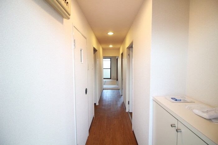 廊下 ルナシャトー白鳥