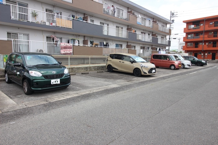 駐車場 メゾンかりがね