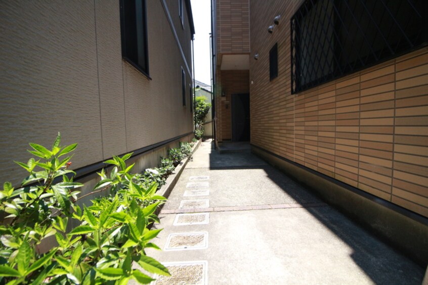 エントランス部分 ハルミハイツ