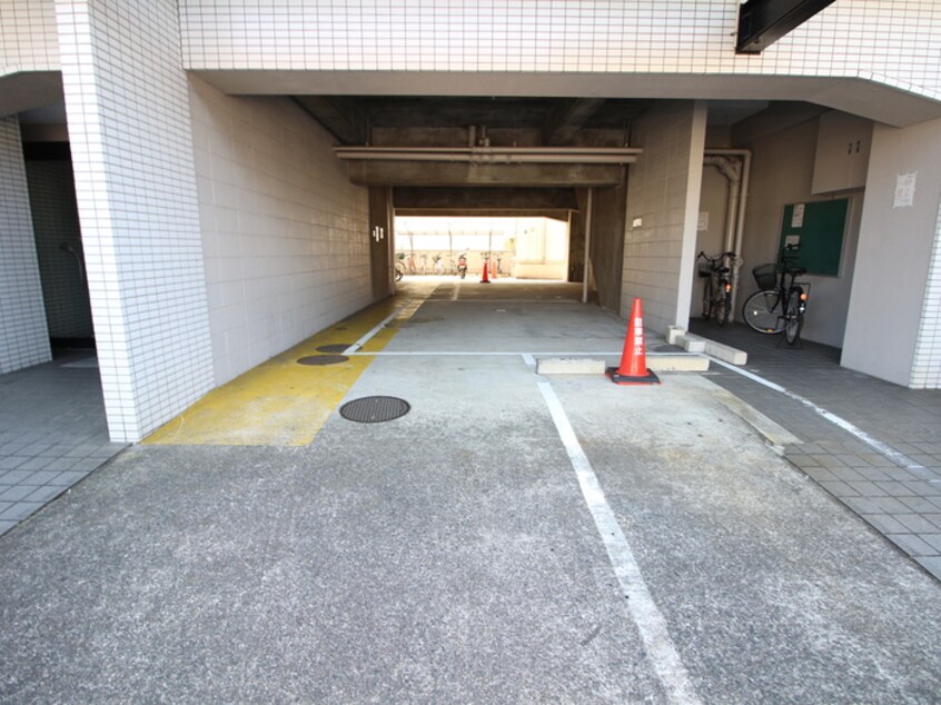 駐車場 プレスイン日比野