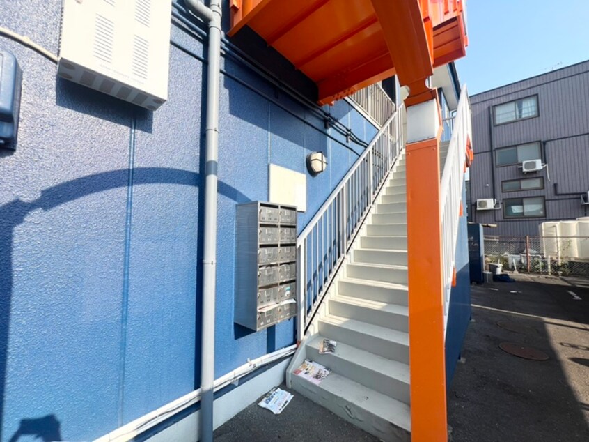 エントランス部分 フロ－ラル二瀬