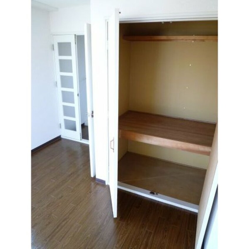 収納 フロ－ラル二瀬