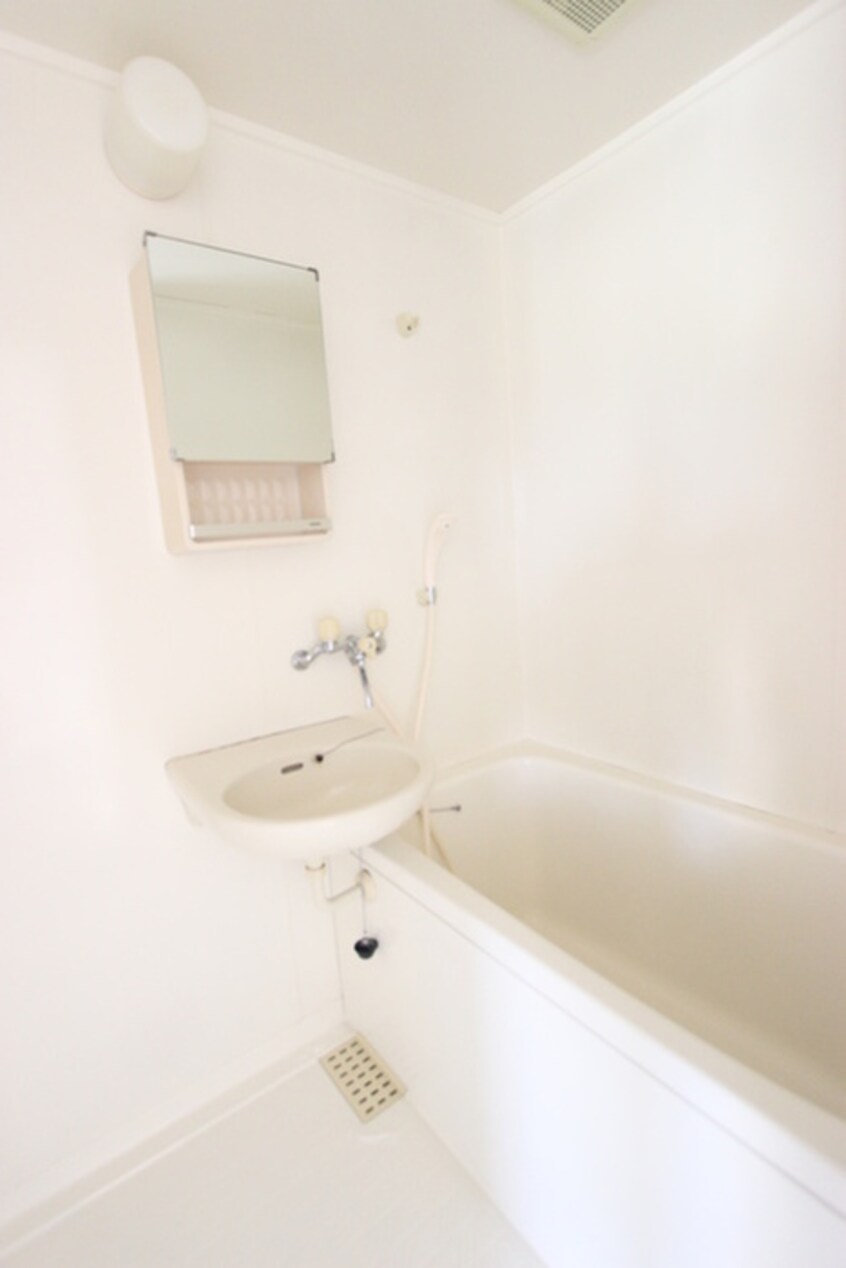 バス／シャワールーム等 フロ－ラル二瀬