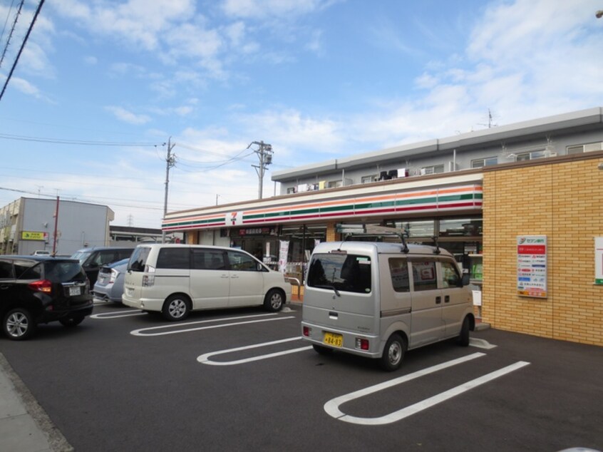 セブインレイブン(コンビニ)まで800m 魚住ハイツ