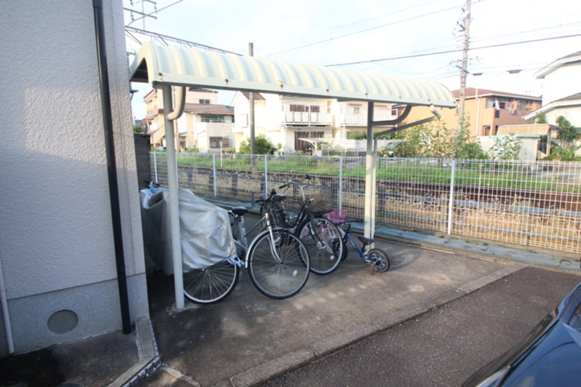 駐輪場 アデリアハウス