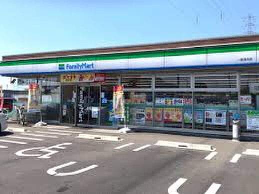 ファミリーマート一宮浅井店(コンビニ)まで522m グリーンパレス西之森