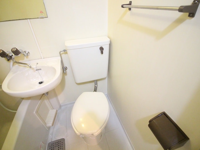 トイレ アルバ川名