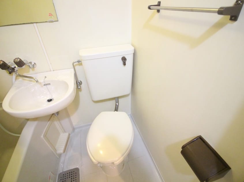 トイレ アルバ川名