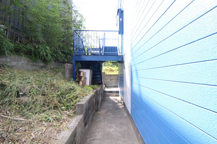 エントランス部分 ホワイトピア岩崎