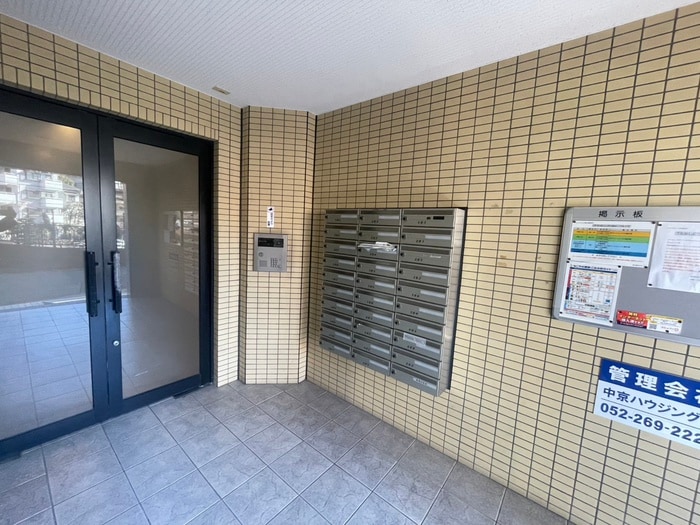 エントランス部分 パ－クスティ八事