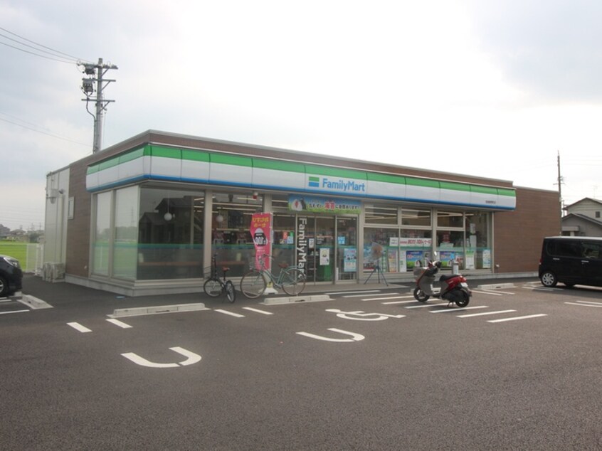 ファミリーマート　岩倉曽野町店(コンビニ)まで500m アルカンシェル　その