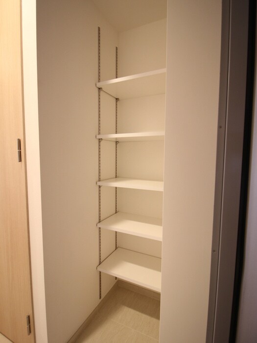 収納 ルネフラッツ名駅西