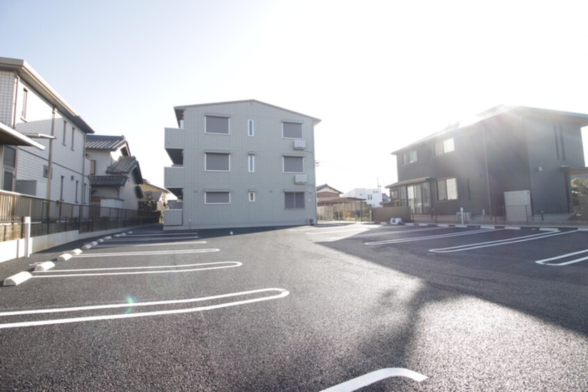 駐車場 Ｄ－ｒｏｏｍ富士松