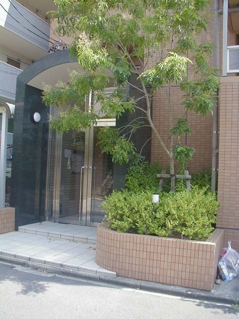 エントランス部分 サンレ－ジュ