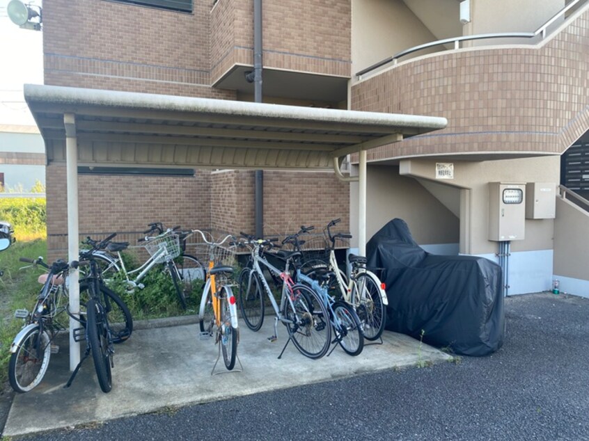 駐輪場 Ｋ・Ｒ・Ｔ