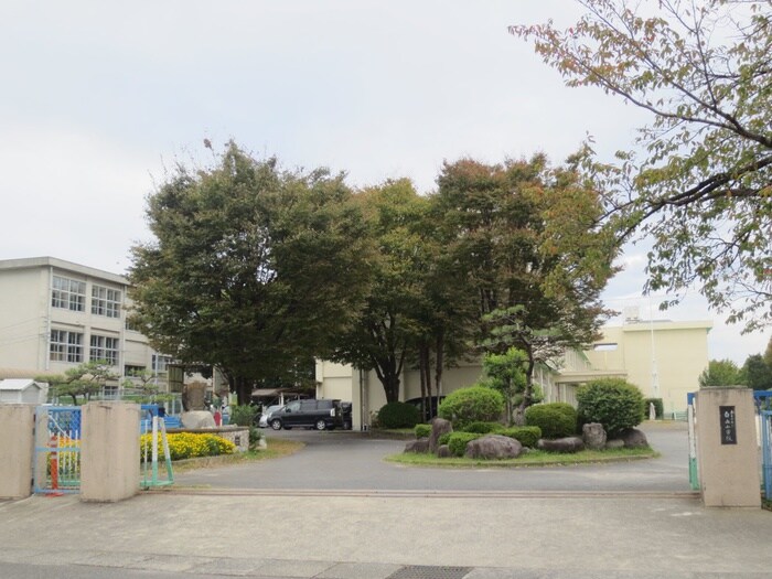 白山小学校(小学校)まで500m 中新町１丁目戸建