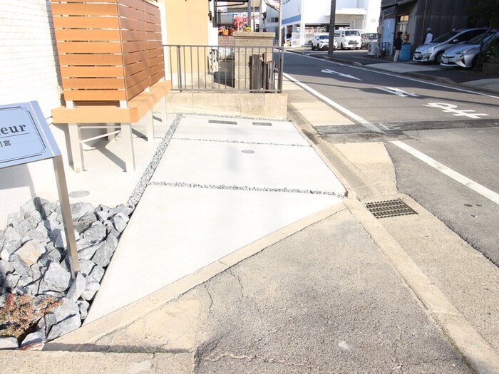 駐車場 ポートボヌール川宮