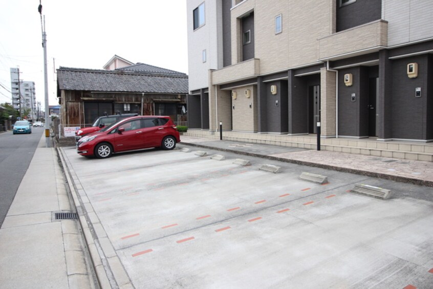 駐車場 ラフレシール