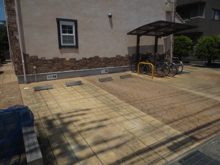 駐車場 ベラ・カンパ－ナ