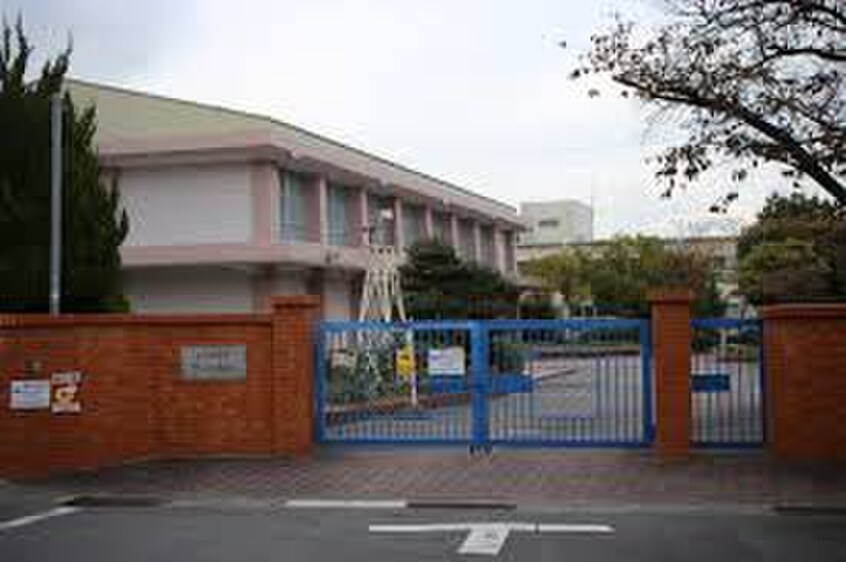 名古屋市立守山小学校(小学校)まで352m RUSCELLO守山