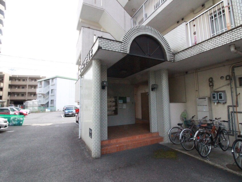 エントランス部分 ア－バンきたじま