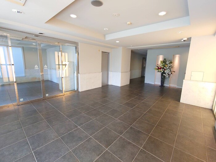 エントランス部分 CASSIA車道