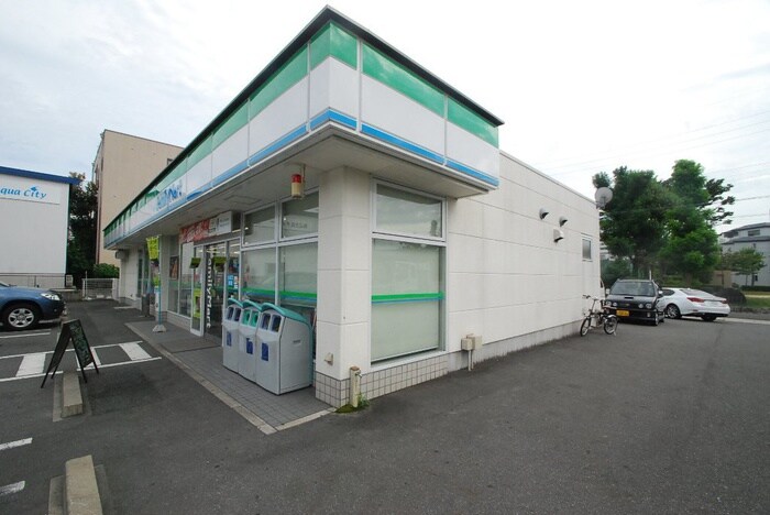 ファミリーマート名東牧の原店(コンビニ)まで140m アルカディア１