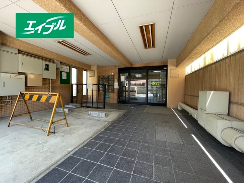 エントランス部分 プレスイン旗屋