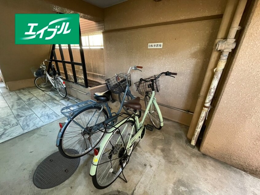 駐輪場 プレスイン旗屋