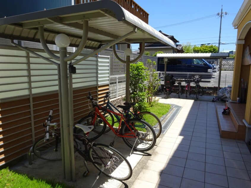 駐輪場 ベリンジェラの杜