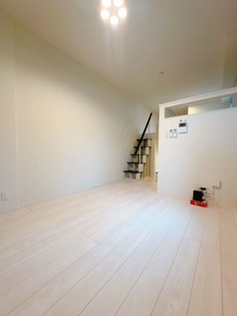 居室 Ellery Moriyama