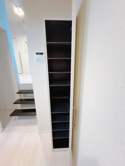 靴箱 Ellery Moriyama