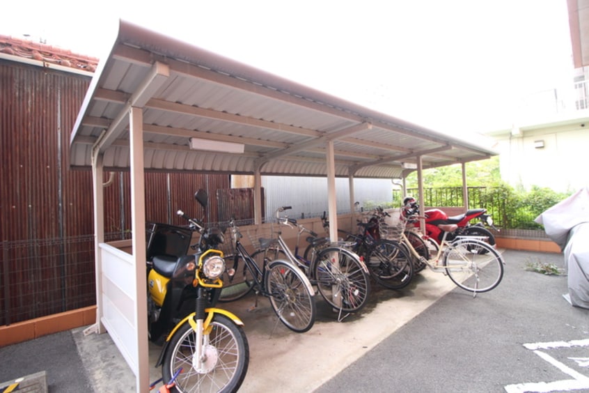 駐輪場 御舘鯛取