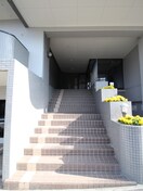 エントランス部分 サンヒルズ松和花壇