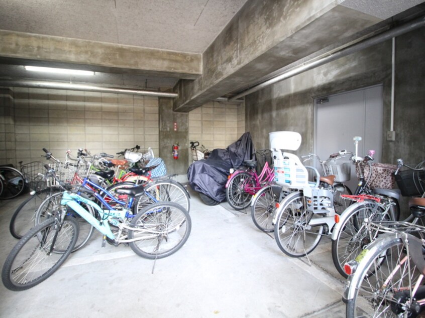 駐輪場 サンヒルズ松和花壇