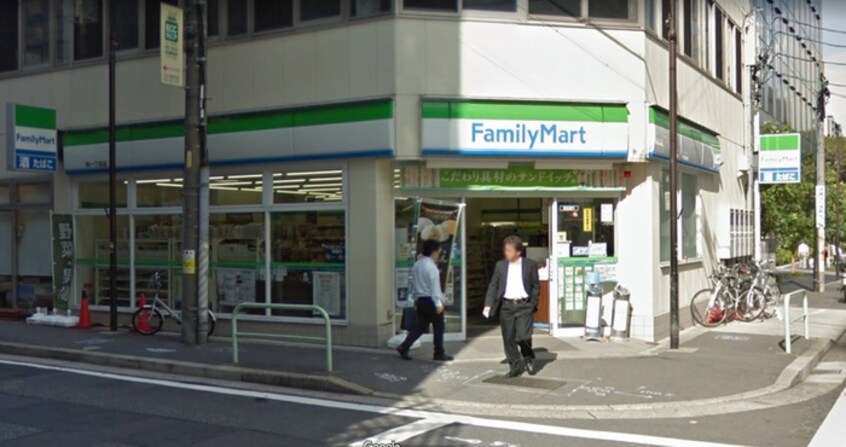 ファミリーマート栄1丁目店(コンビニ)まで130m ライオンズ名古屋ビル（505）