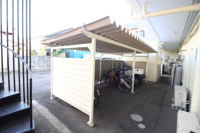 駐輪場 ｴｸｾﾚﾝｽｻﾝｼｮｳ