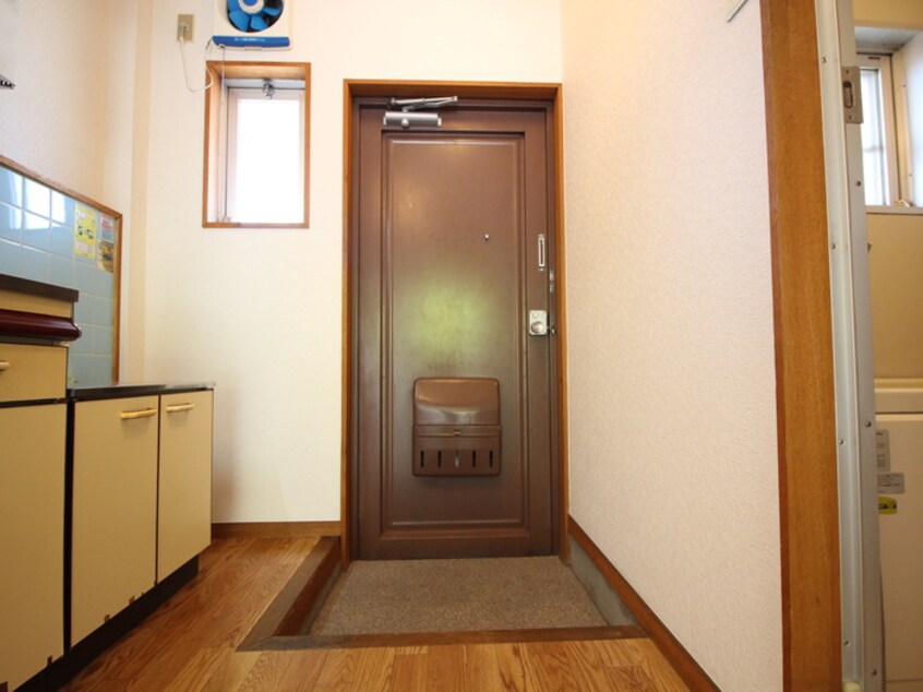 玄関 コーポ山の田