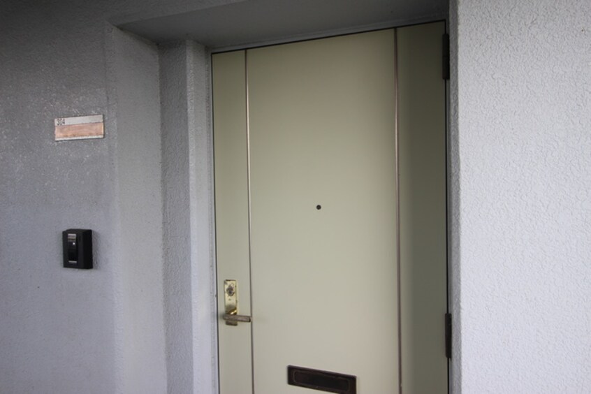 玄関 アンプル－ル　ブワ　シャト－