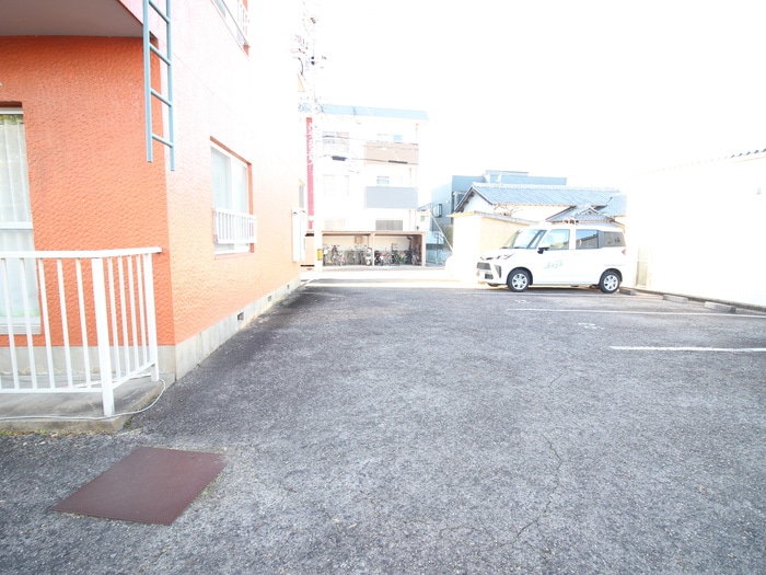 駐車場 かりがねハイツ