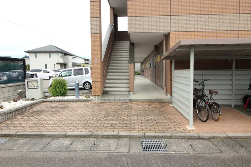 エントランス部分 カ－ムｆ本郷