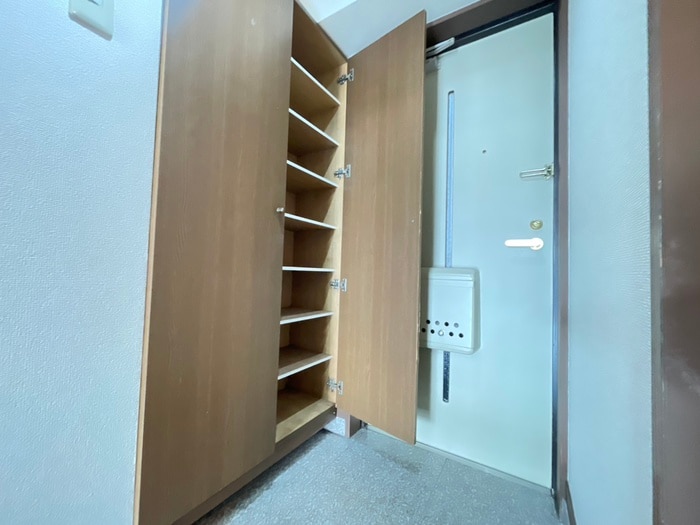 玄関 サンドーリエ